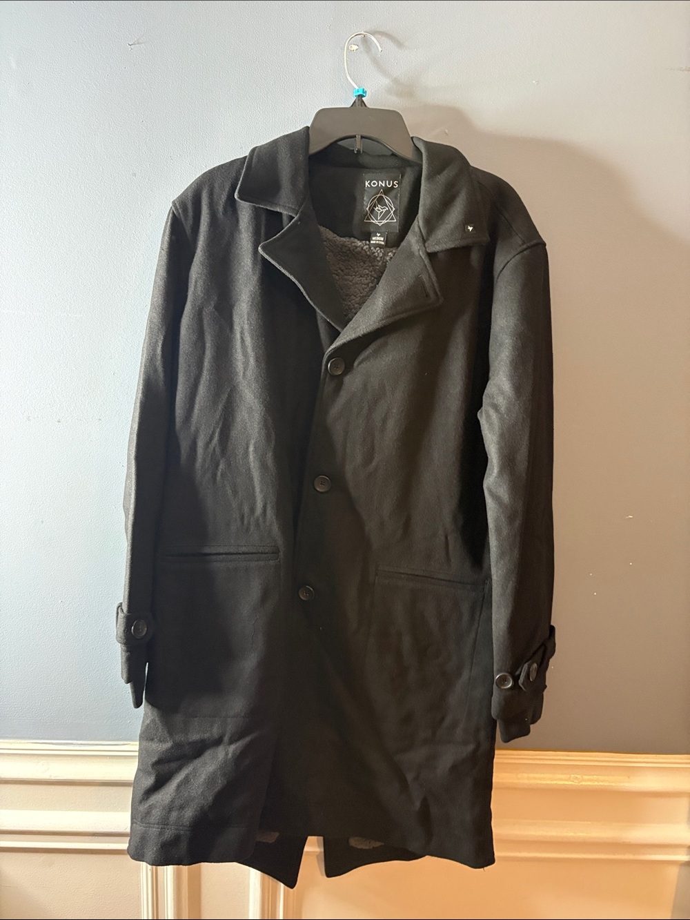 New WTagsMenWool Blend Fishtail Black  Coat with Long Length and Classic Design.